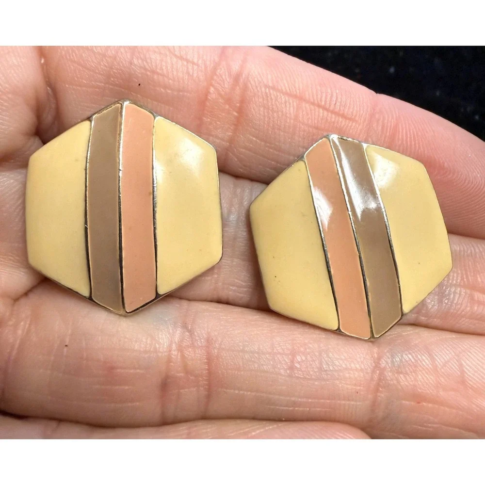 Vintage‎ Hexagon Enamel Stud Earrings Gold Tone Yellow Peach Striped Geometric